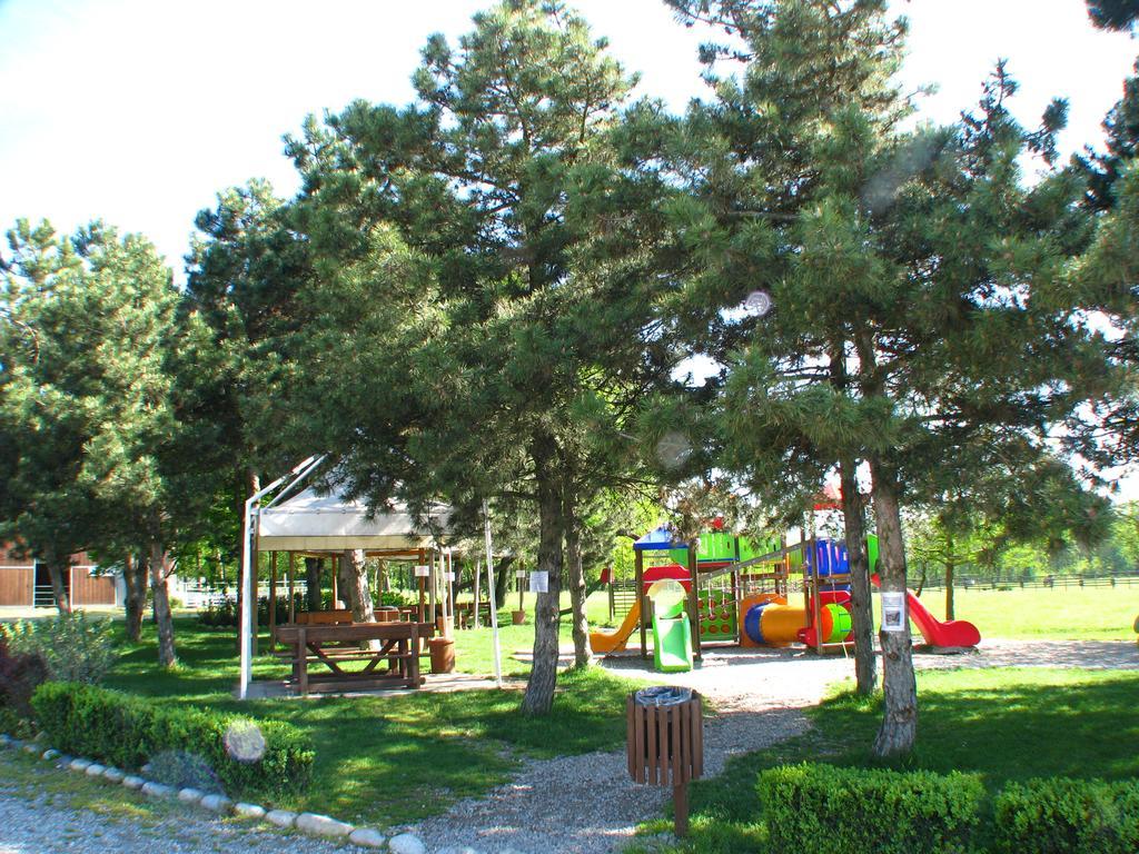 Agriturismo Cassinazza Orsenigo Exterior photo